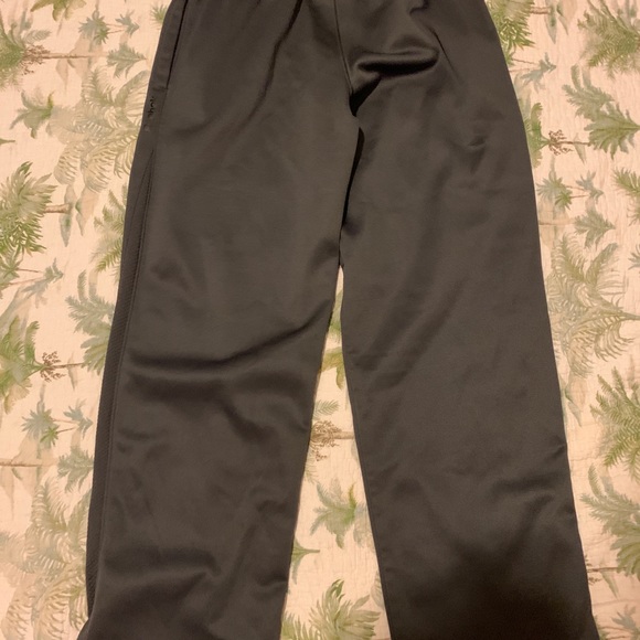 men’s black reebok sweatpants - Picture 3 of 3